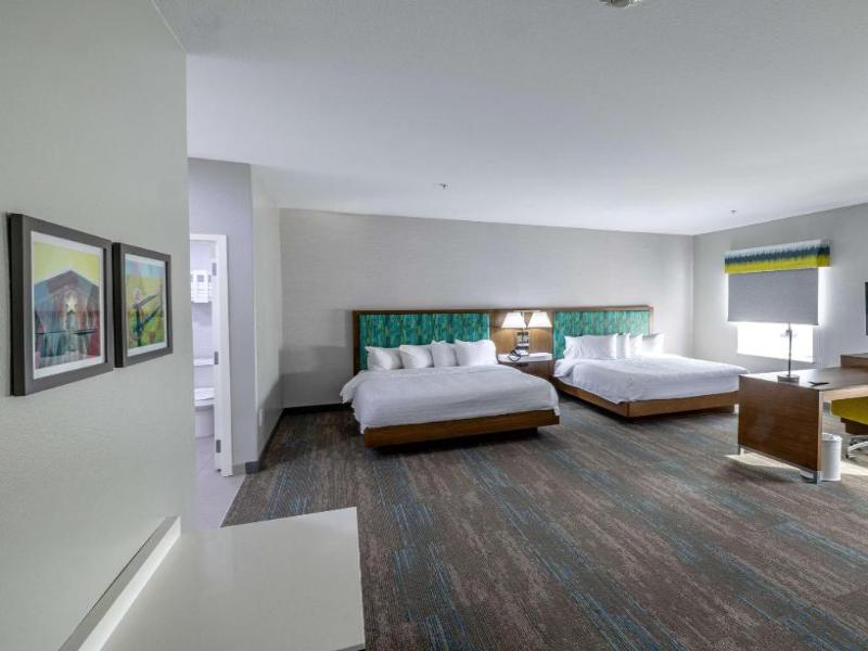 Hampton Inn & Suites Cleburne image