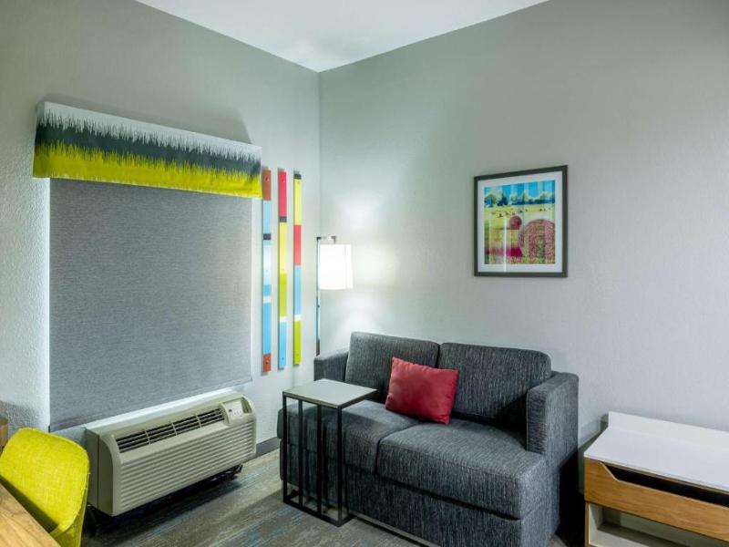 Hampton Inn & Suites Cleburne image