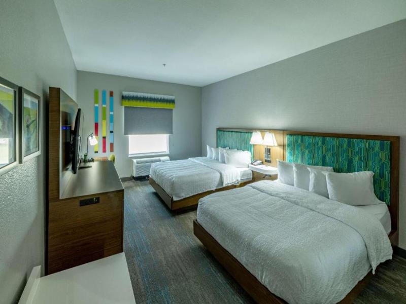 Hampton Inn & Suites Cleburne image