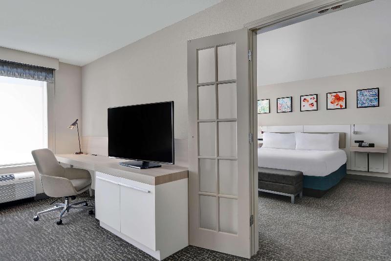 Hilton Garden Inn Jacksonville JTB/Deerwood Park — photo 108