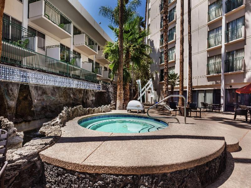 DoubleTree by Hilton Phoenix Midtown image