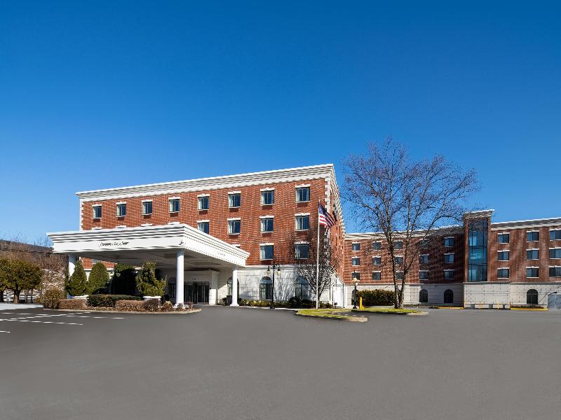 Hampton Inn & Suites Rockville Centre image