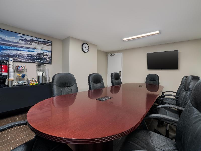 Hampton Inn & Suites Rockville Centre image