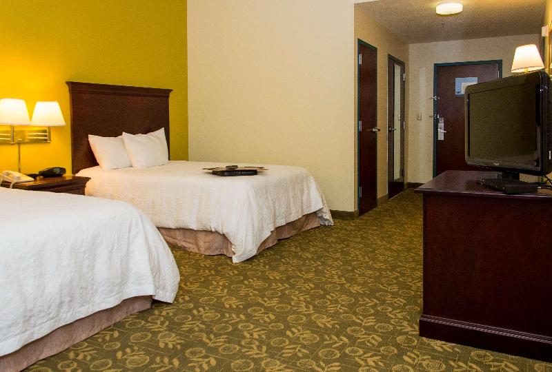 Hampton Inn Frankfort image