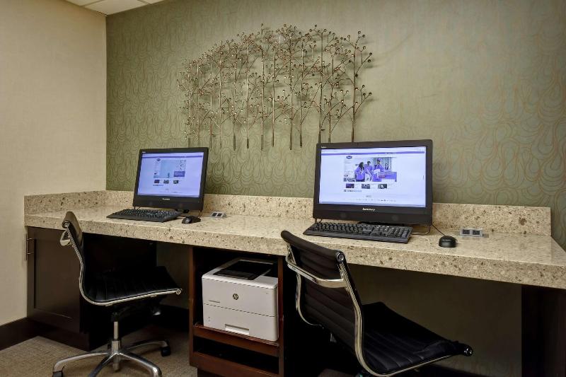 Hampton Inn Atlanta-Mall Of Georgia image