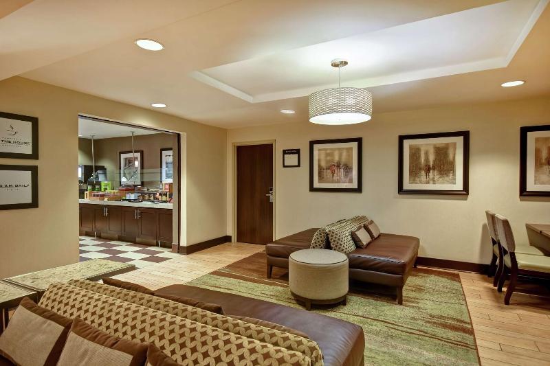 Hampton Inn Atlanta-Mall Of Georgia image