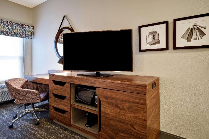 Hampton Inn Atlanta-Mall Of Georgia image