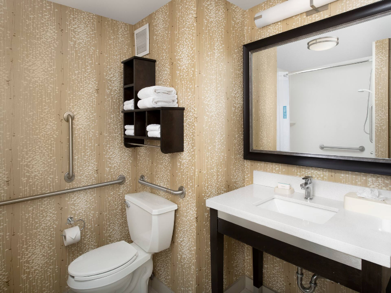Hampton Inn & Suites Alpharetta image