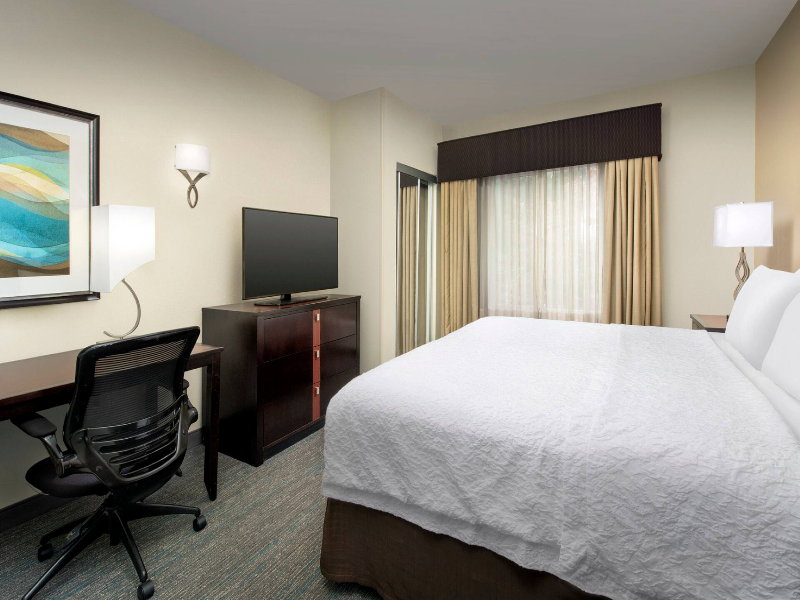 Hampton Inn & Suites Alpharetta image