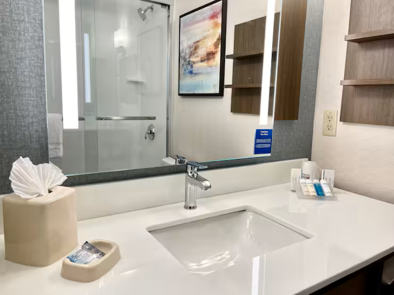 Hilton Garden Inn Oconomowoc image