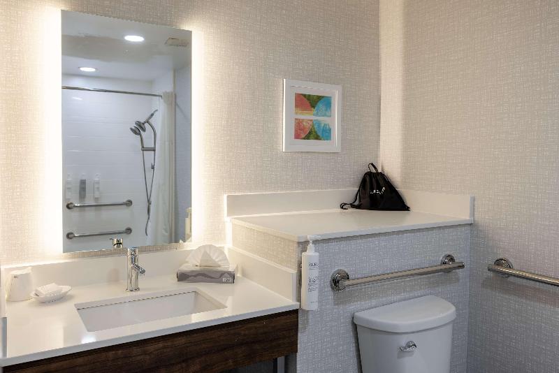 Hampton Inn & Suites By Hilton Alpharetta Roswell image