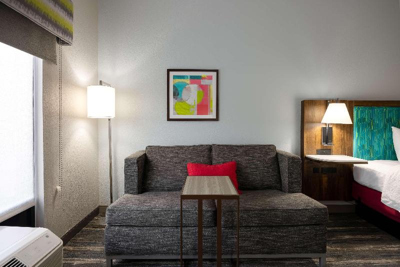 Hampton Inn & Suites By Hilton Alpharetta Roswell image