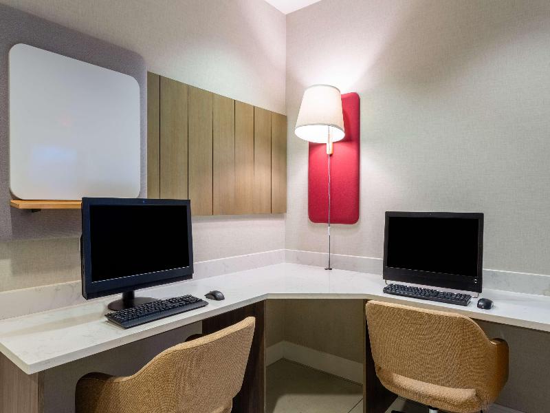 Hilton Garden Inn Islip MacArthur Airport image