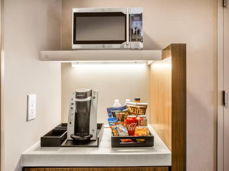 Hilton Garden Inn Islip MacArthur Airport image