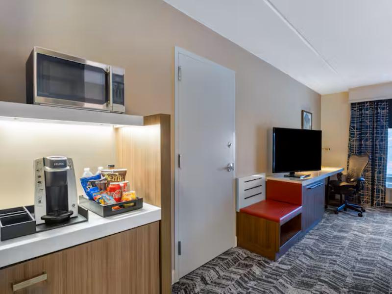 Hilton Garden Inn Islip MacArthur Airport image