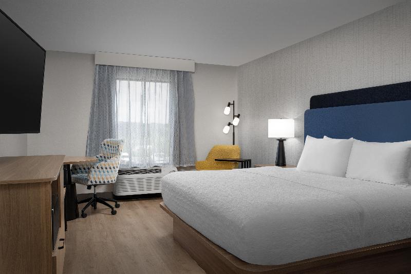 Hampton Inn Lenoir City image
