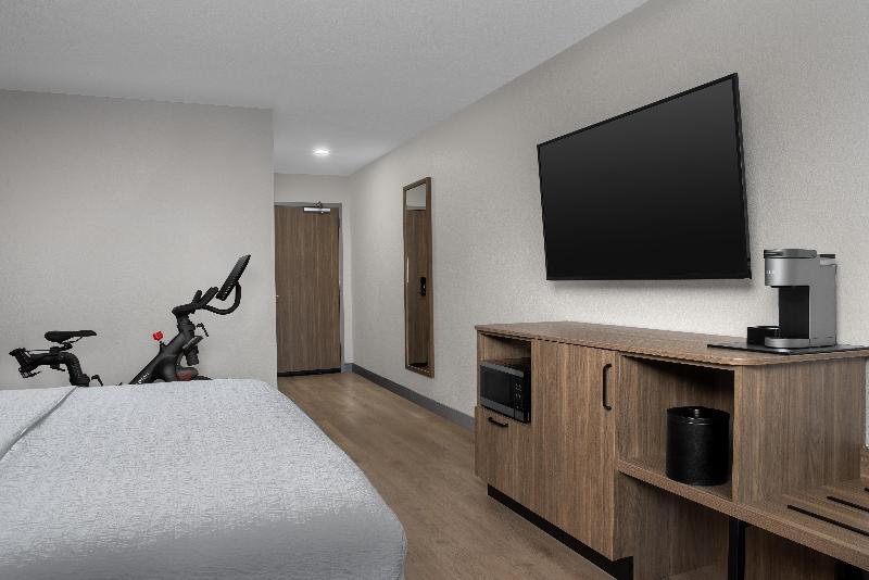 Hampton Inn Lenoir City image