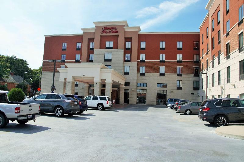 Hampton Inn & Suites Cincinnati Uptown University