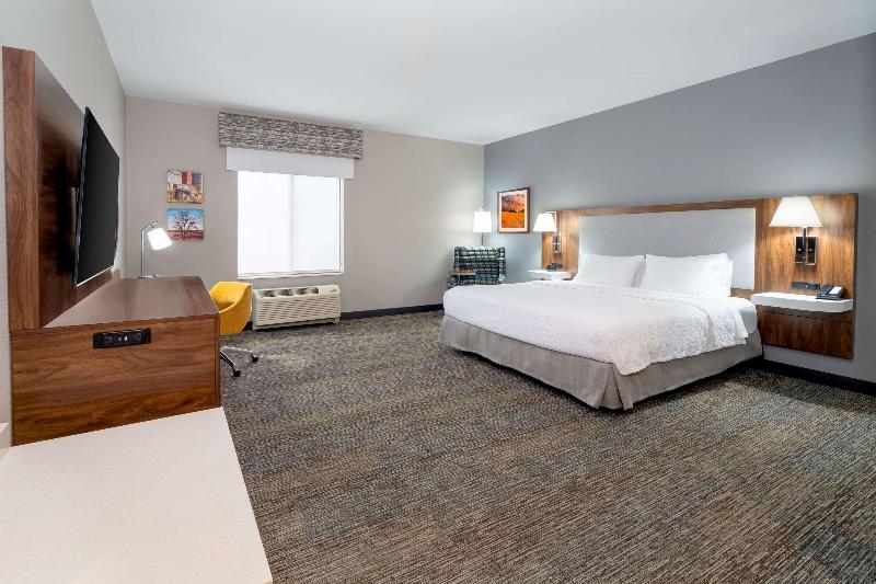 Hampton Inn Mitchell image
