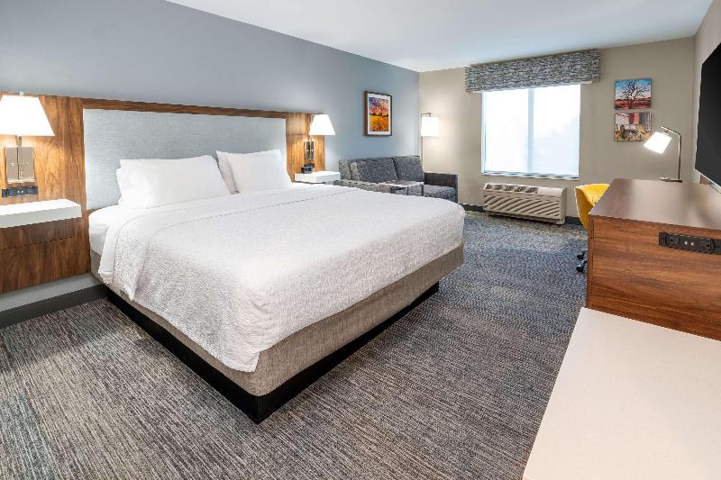 Hampton Inn Mitchell image