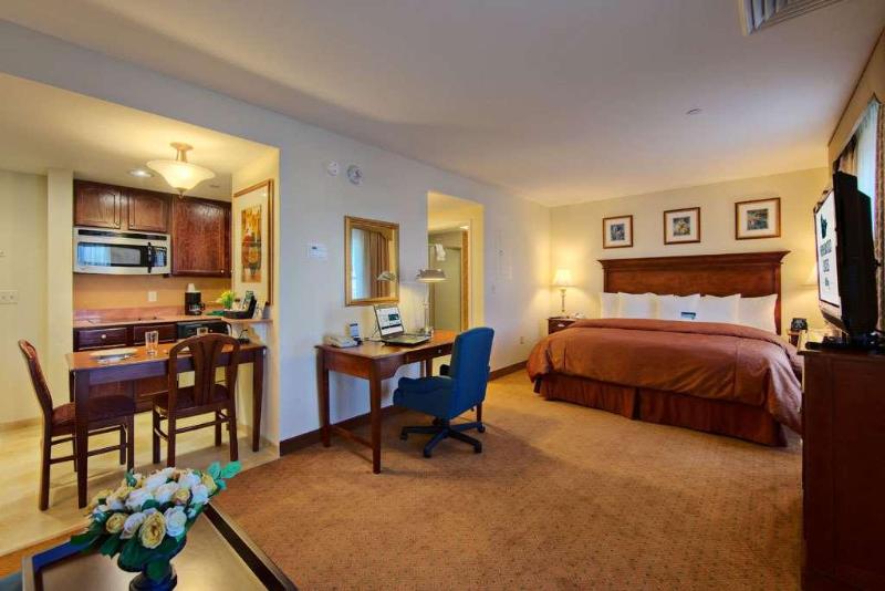 Homewood Suites by Hilton East Rutherford - Meadow
