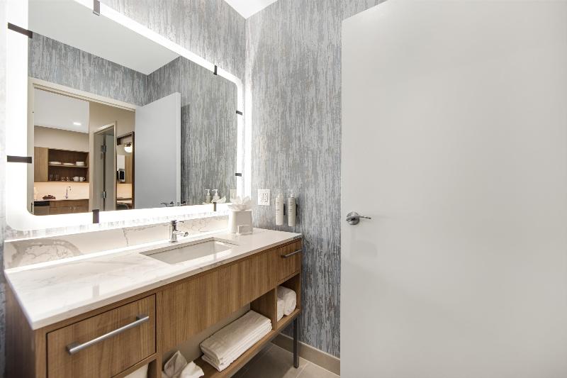 Homewood Suites by Hilton East Rutherford - Meadow image