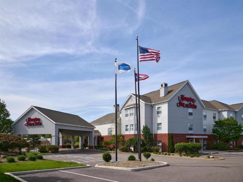 Hampton Inn & Suites Cleveland-Southeast/Streetsbo
