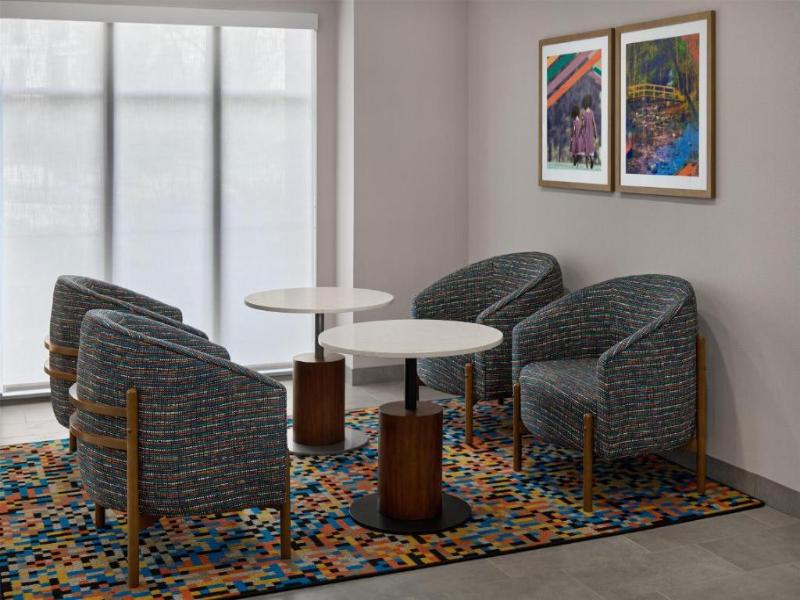 Hampton Inn & Suites Cleveland-Southeast/Streetsbo image