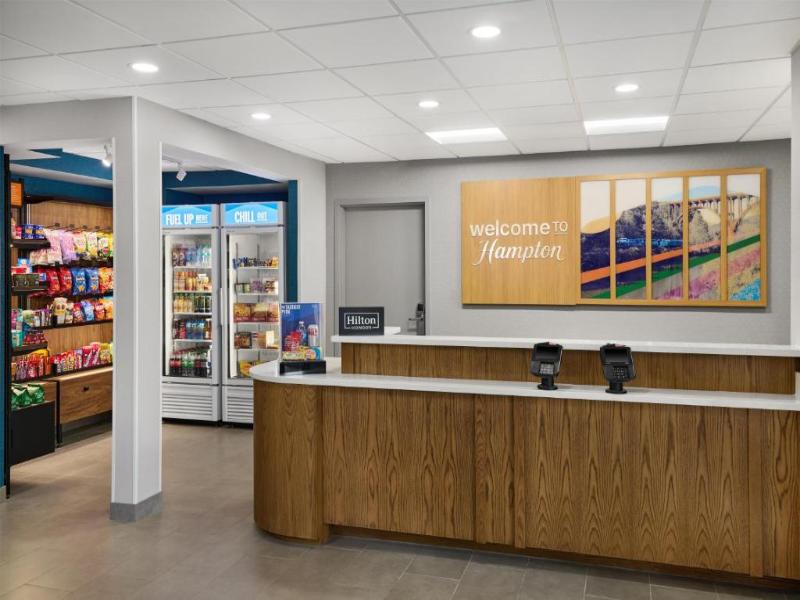 Hampton Inn & Suites Cleveland-Southeast/Streetsbo image