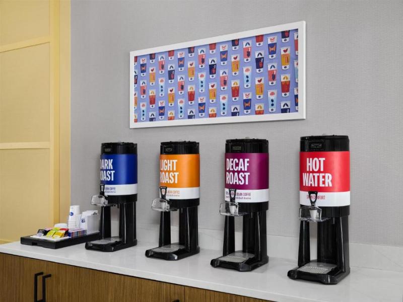 Hampton Inn & Suites Cleveland-Southeast/Streetsbo image