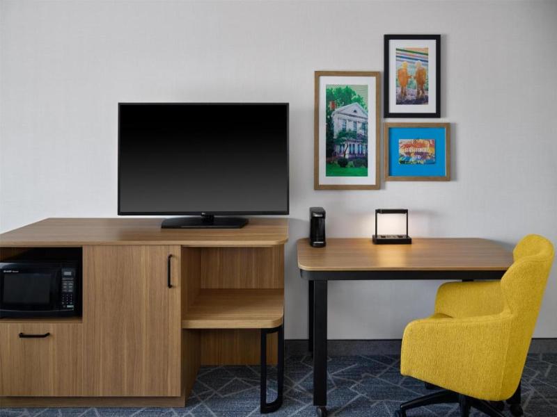 Hampton Inn & Suites Cleveland-Southeast/Streetsbo image