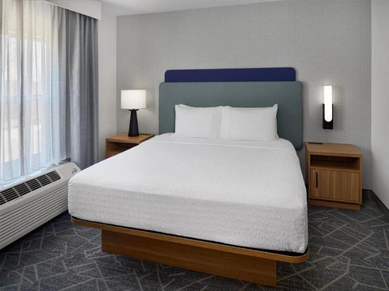 Hampton Inn & Suites Cleveland-Southeast/Streetsbo image