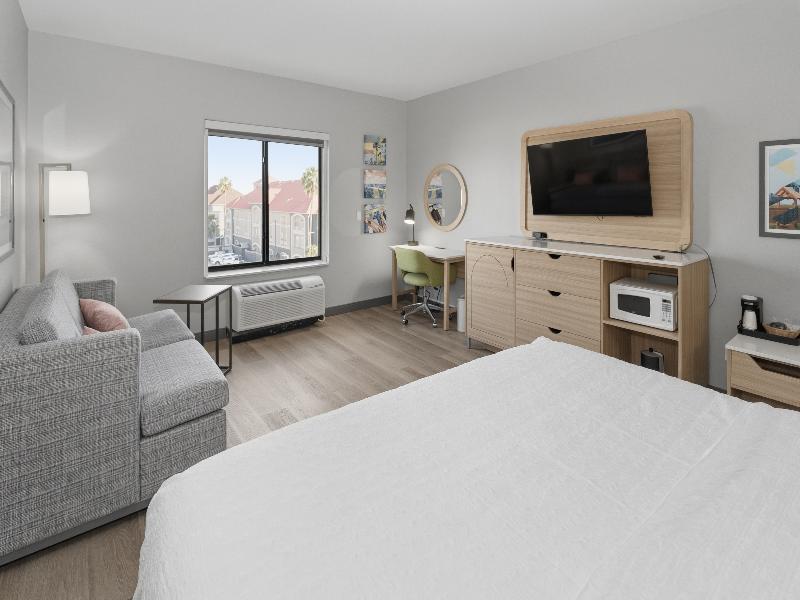 Hampton Inn & Suites Pharr image