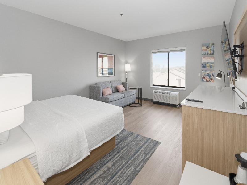 Hampton Inn & Suites Pharr image
