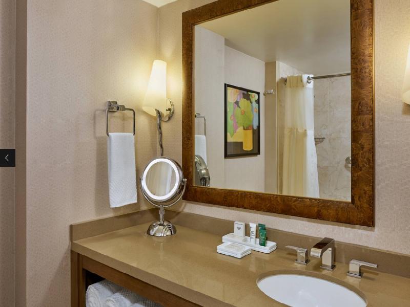 Hilton Los Angeles North Glendale & Executive image