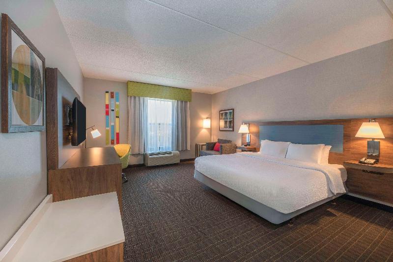 Hampton Inn & Suites Burlington image