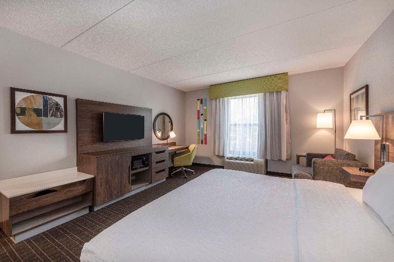 Hampton Inn & Suites Burlington image