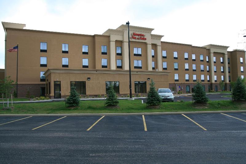 Hampton Inn AND Suites Cleveland Mentor