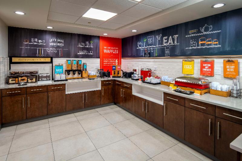 Hampton Inn Long Island/Commack image
