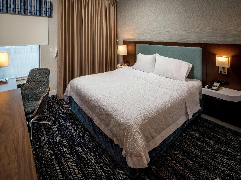 Hampton Inn Long Island/Commack image