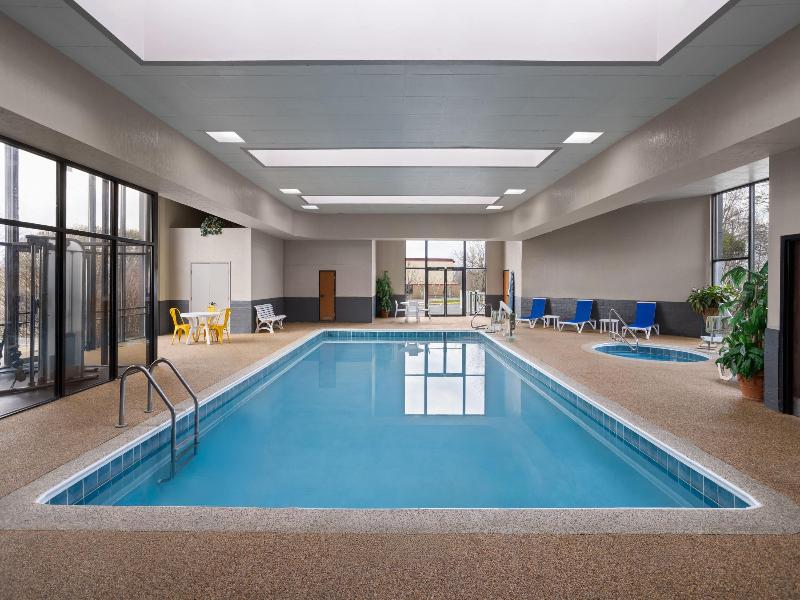 Wingate By Wyndham Cranberry image