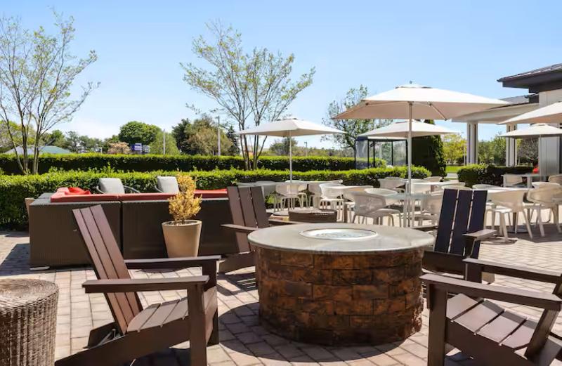 Hilton Garden Inn Riverhead image