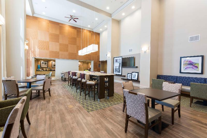 Hampton Inn & Suites Hartford-Manchester image