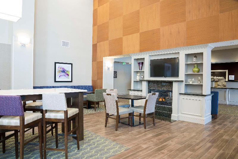 Hampton Inn & Suites Hartford-Manchester image
