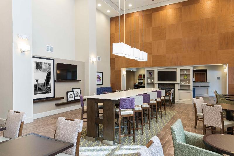 Hampton Inn & Suites Hartford-Manchester image