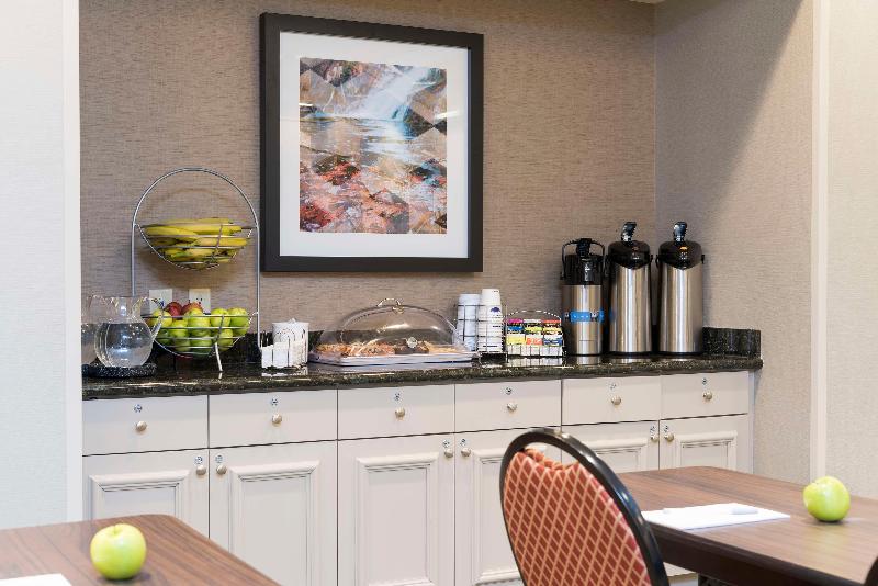 Hampton Inn & Suites Hartford-Manchester image