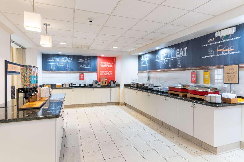 Hampton Inn & Suites Hartford-Manchester image