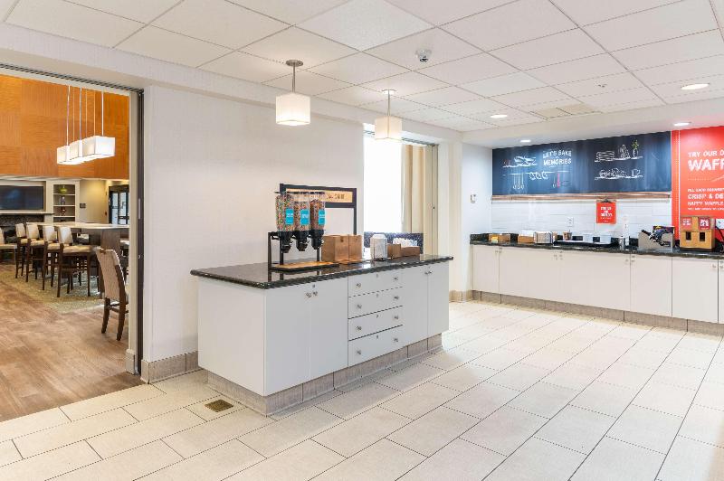 Hampton Inn & Suites Hartford-Manchester image