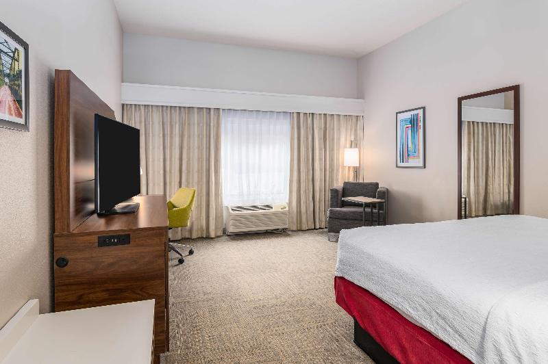Hampton Inn & Suites Hartford-Manchester image
