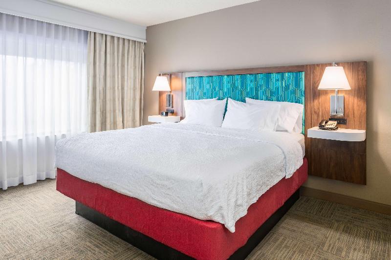 Hampton Inn & Suites Hartford-Manchester image